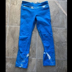 Lululemon Blue Floral Crops 23”